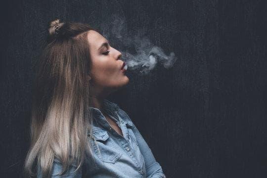 E-Zigaretten users warned after new study links electronic cigarette cancer risks E-Zigaretten users warned after new study links electronic cigarette cancer risks