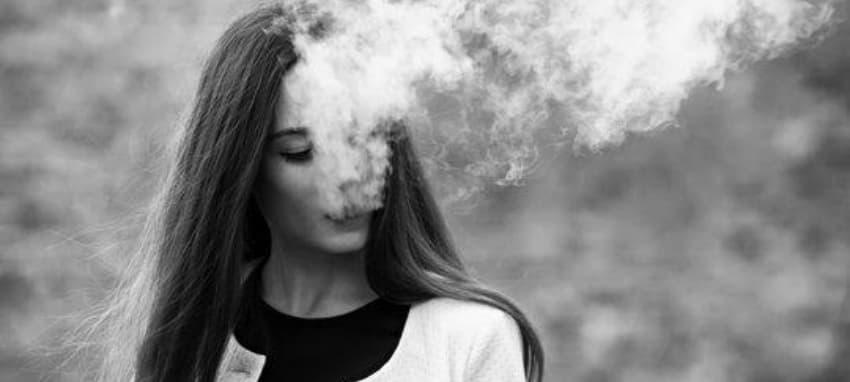 Smart poker hand tips and a practical explainer on what are e cigarettes for modern smokers