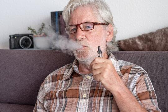 what is e cigarette explained and electronic cigarettes reviews to help you choose the best device