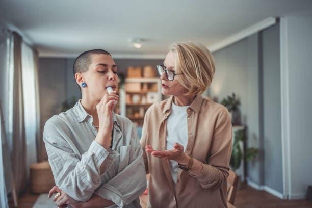 E-papierosy myths busted, health risks exposed and realistic ways to stop e cigarettes in your town